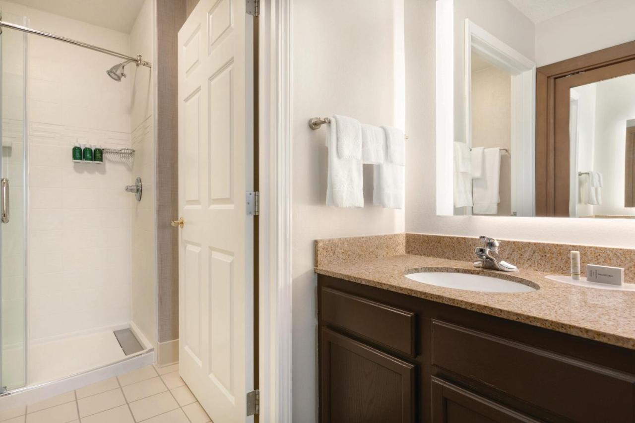 Residence Inn By Marriott Buffalo Galleria Mall Чіктоваґа Екстер'єр фото