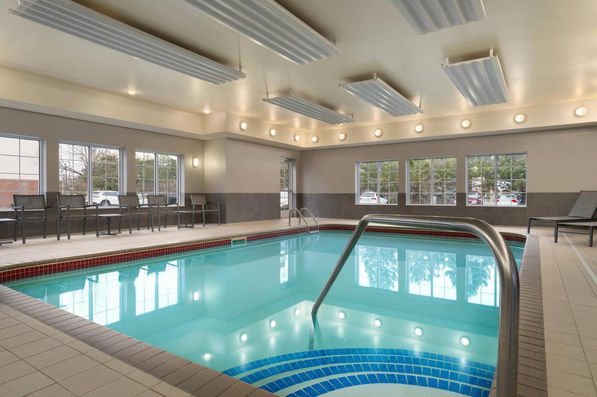 Residence Inn By Marriott Buffalo Galleria Mall Чіктоваґа Екстер'єр фото